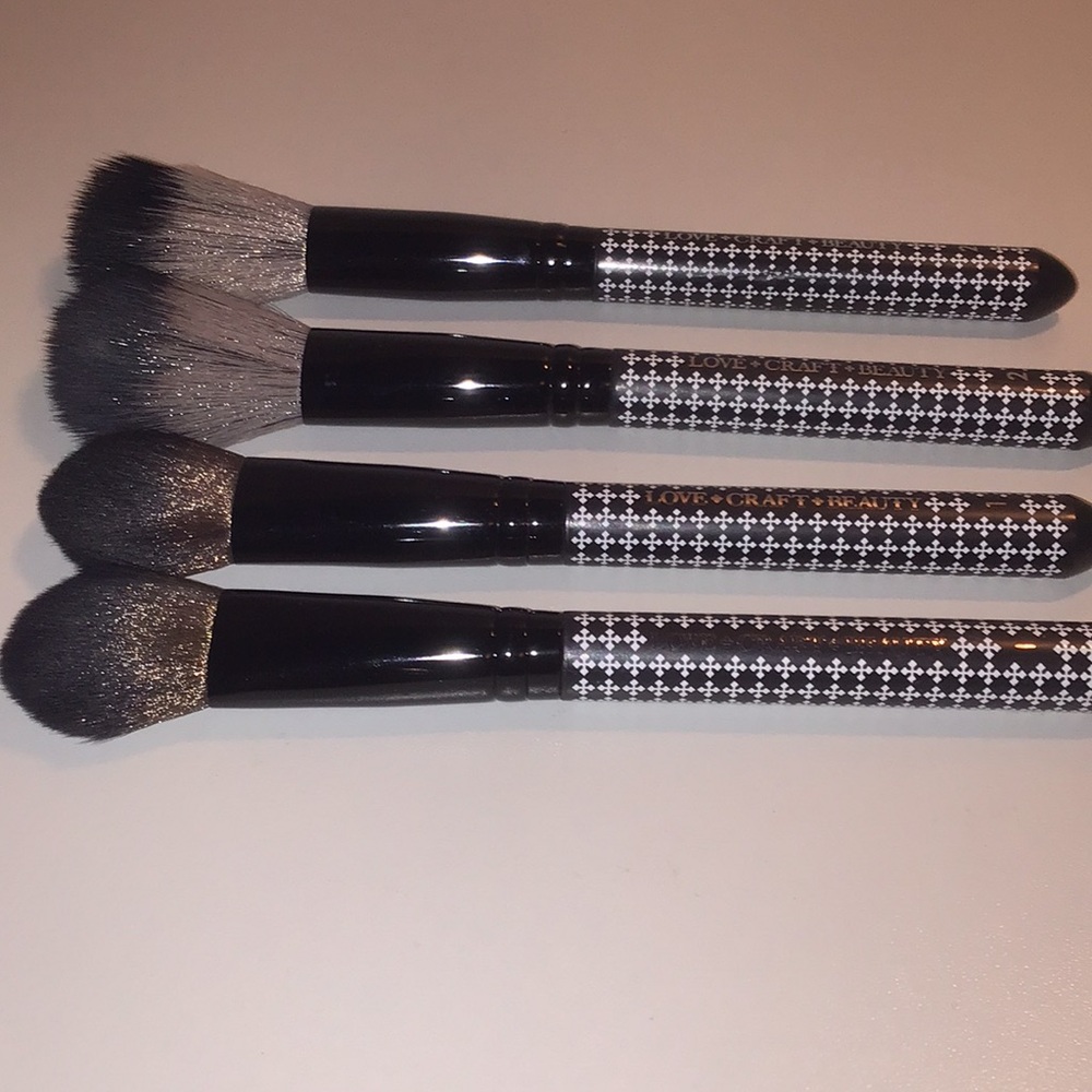 Love craft beauty brushes set of 4 NEW